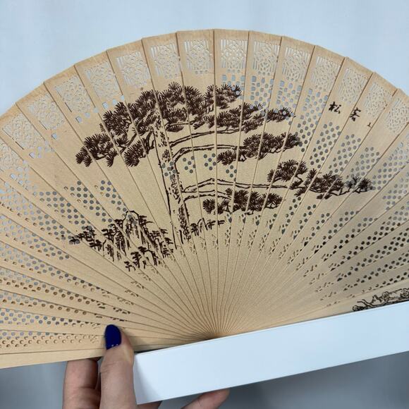 Mount Lai The Painted Wooden Fan Chinese Sandalwood New in Box - Picture 4 of 6
